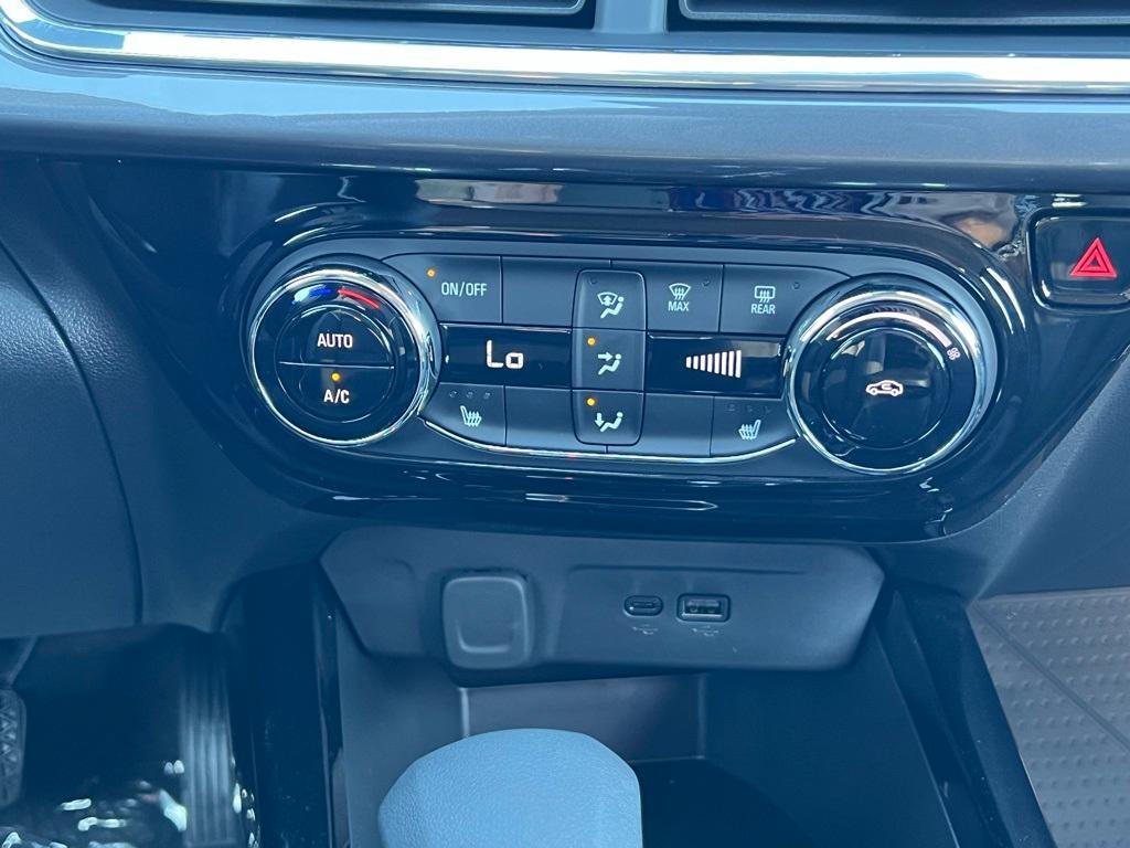 new 2025 Chevrolet Trax car, priced at $26,955