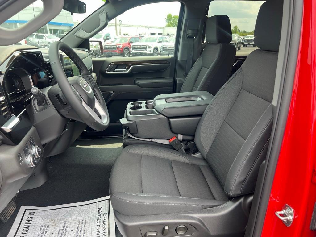 new 2025 GMC Sierra 1500 car, priced at $47,890
