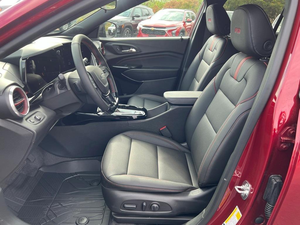 new 2025 Chevrolet Trax car, priced at $27,085