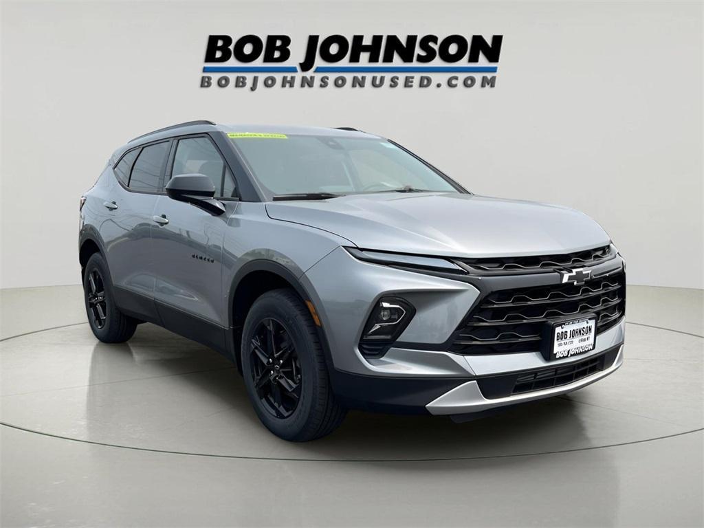 new 2025 Chevrolet Blazer car, priced at $37,940