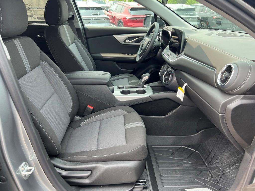 new 2025 Chevrolet Blazer car, priced at $37,940