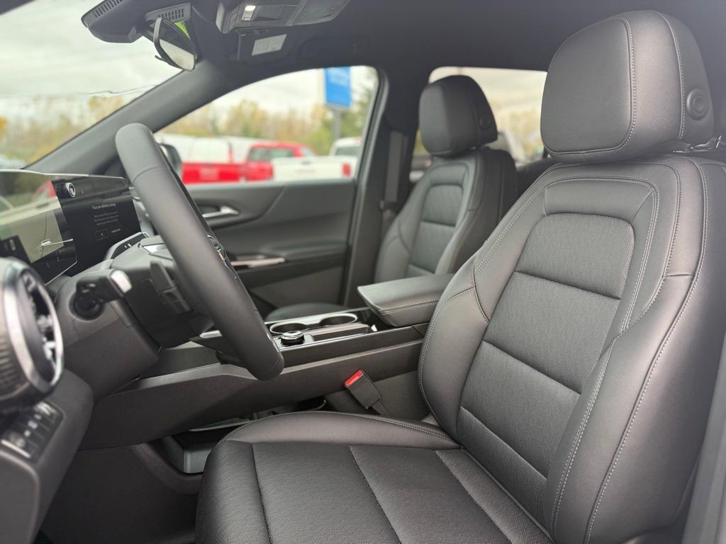 new 2026 Chevrolet Equinox car, priced at $31,825