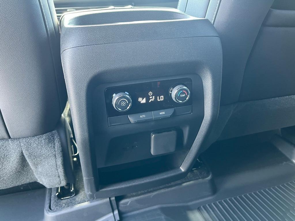 new 2025 Chevrolet Traverse car, priced at $47,225