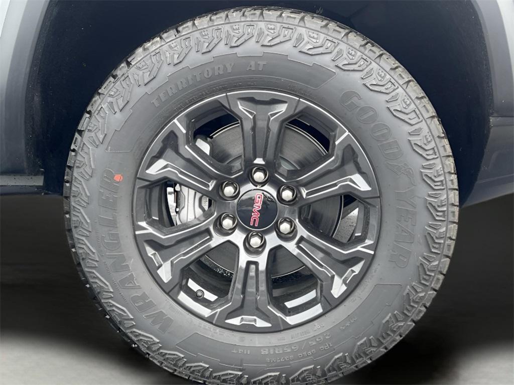 new 2025 GMC Canyon car, priced at $48,570