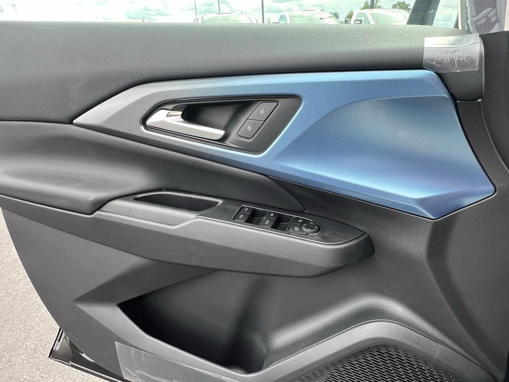 new 2025 Chevrolet Equinox EV car, priced at $44,335