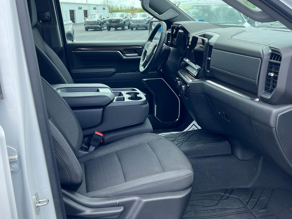 new 2024 Chevrolet Silverado 1500 car, priced at $51,640