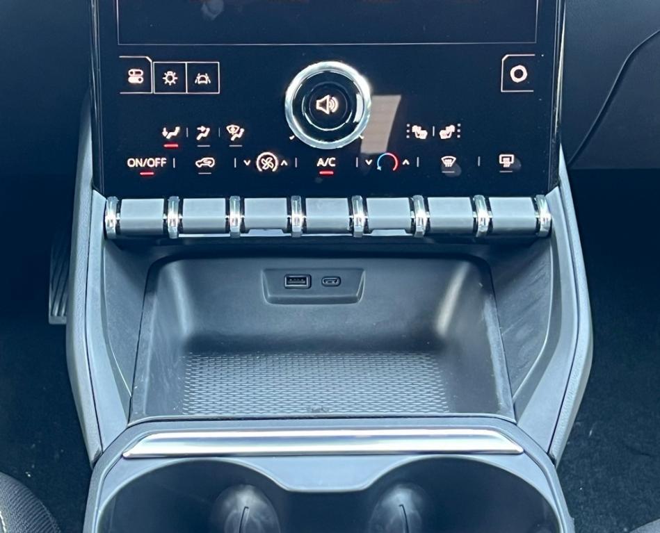 new 2025 GMC Terrain car, priced at $29,625
