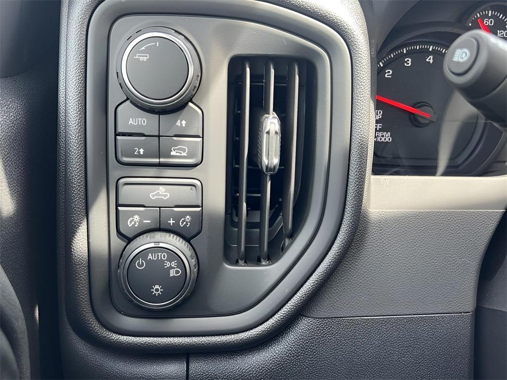 new 2025 Chevrolet Silverado 1500 car, priced at $39,585