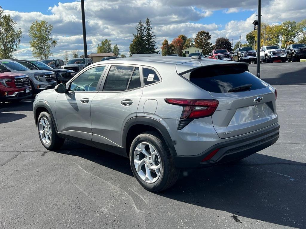 new 2025 Chevrolet Trax car, priced at $23,535