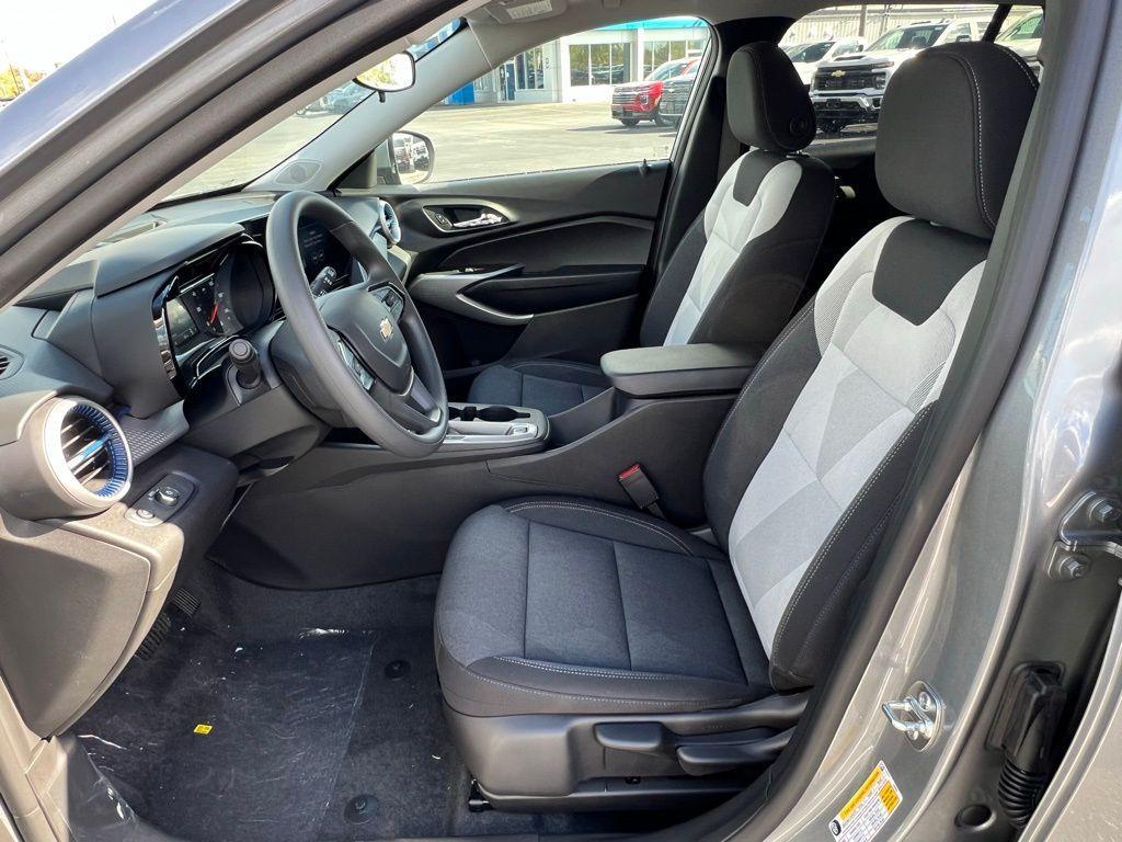 new 2025 Chevrolet Trax car, priced at $23,535