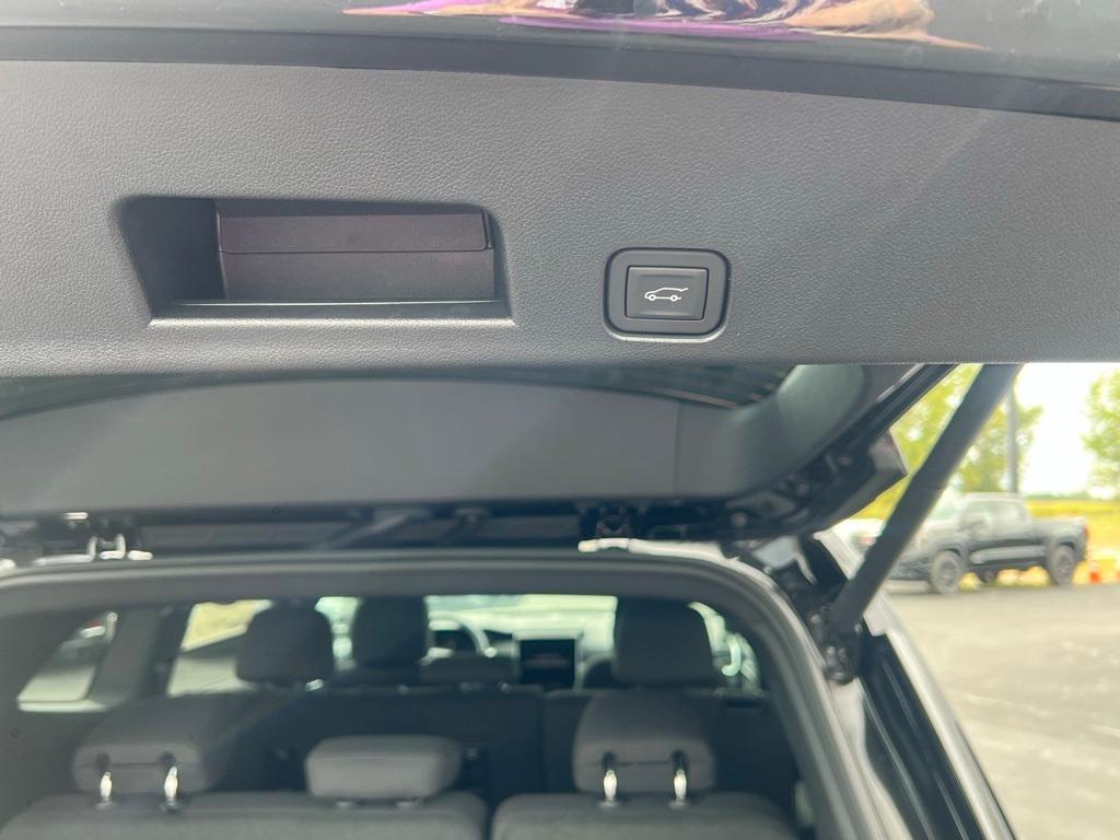 new 2025 GMC Acadia car, priced at $45,635