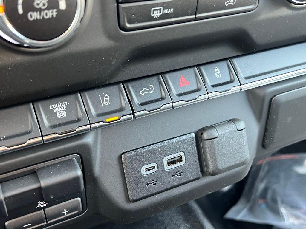 new 2025 Chevrolet Silverado 3500 car, priced at $59,310