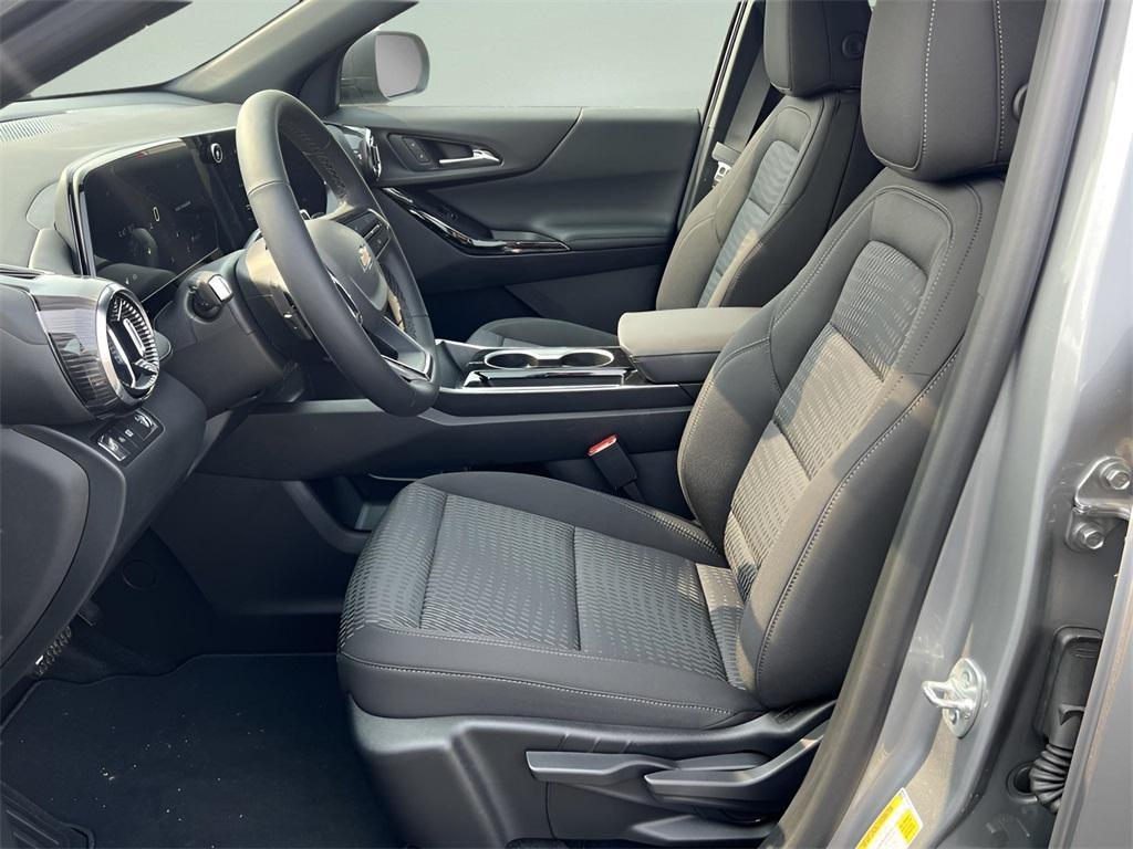 new 2025 Chevrolet Equinox car, priced at $30,090