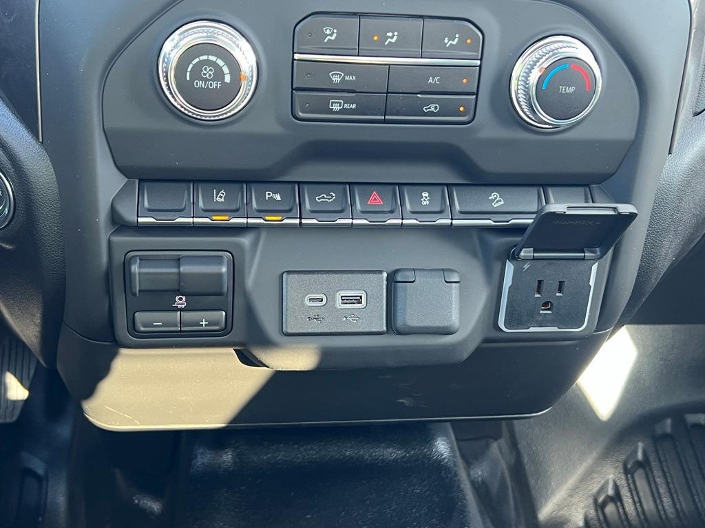 new 2025 GMC Sierra 3500 car, priced at $53,035