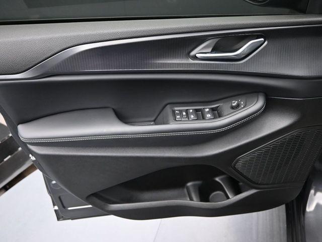 new 2025 Jeep Grand Cherokee car, priced at $43,998