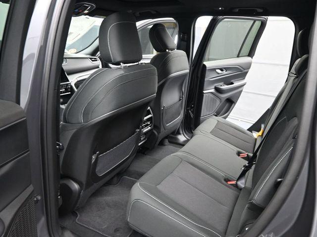 new 2025 Jeep Grand Cherokee car, priced at $43,998