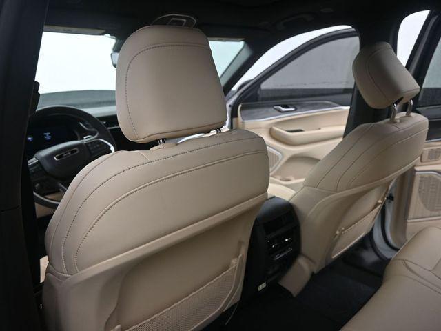 new 2025 Jeep Grand Cherokee car, priced at $53,050