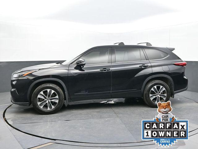 used 2022 Toyota Highlander car, priced at $36,674