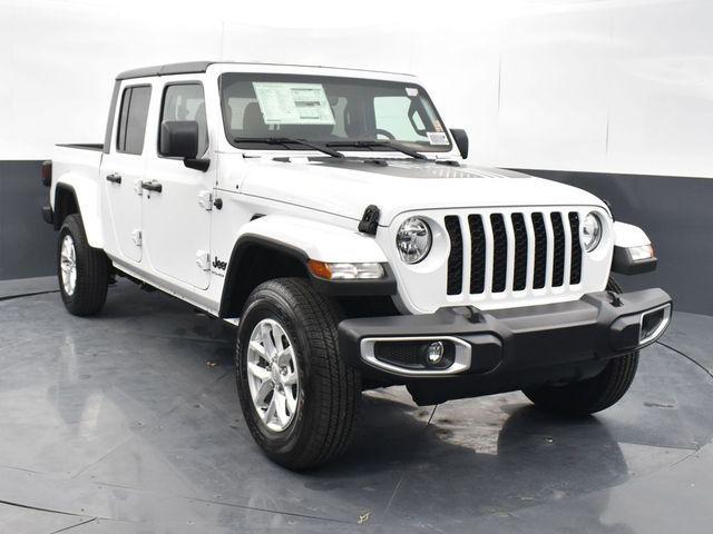 used 2023 Jeep Gladiator car, priced at $38,606