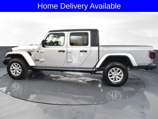 used 2023 Jeep Gladiator car, priced at $41,969