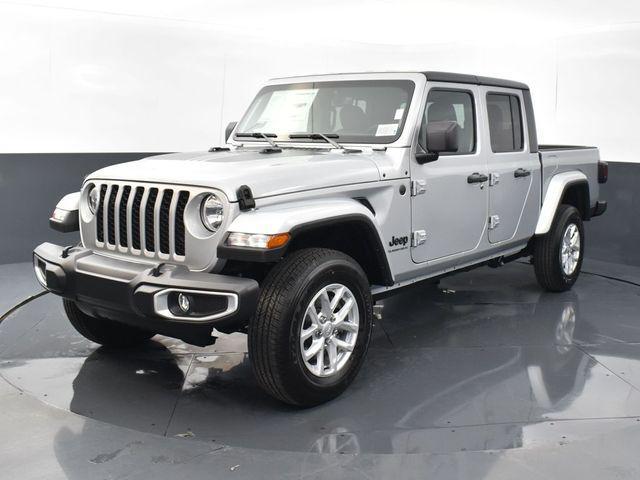 new 2023 Jeep Gladiator car, priced at $44,567