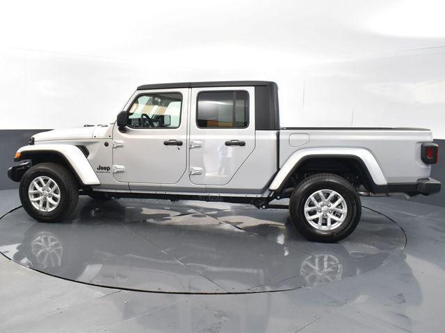 new 2023 Jeep Gladiator car, priced at $51,931