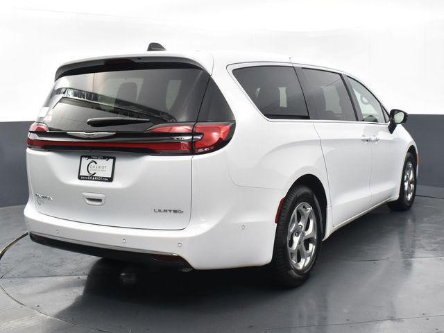 new 2024 Chrysler Pacifica car, priced at $51,191