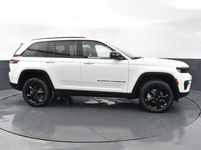 new 2024 Jeep Grand Cherokee car, priced at $42,425