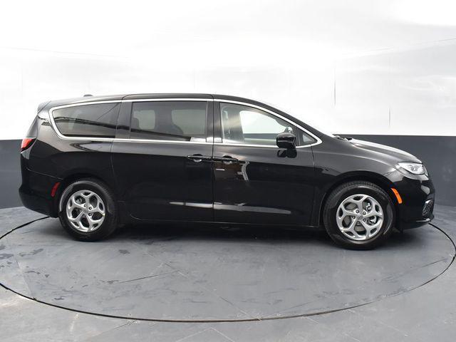 new 2024 Chrysler Pacifica car, priced at $49,367