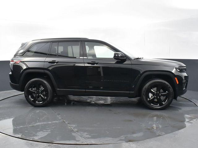 new 2024 Jeep Grand Cherokee car, priced at $45,535