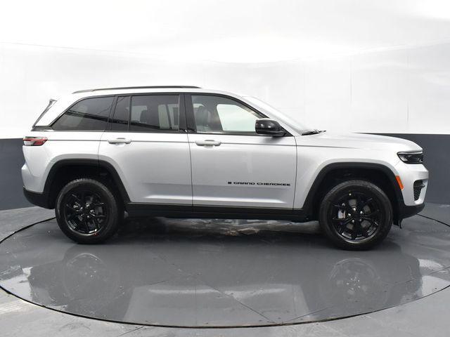 new 2024 Jeep Grand Cherokee car, priced at $46,100