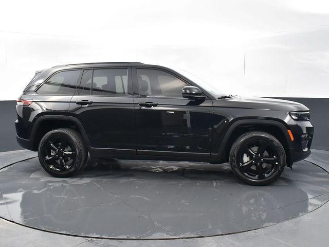 new 2024 Jeep Grand Cherokee car, priced at $45,535