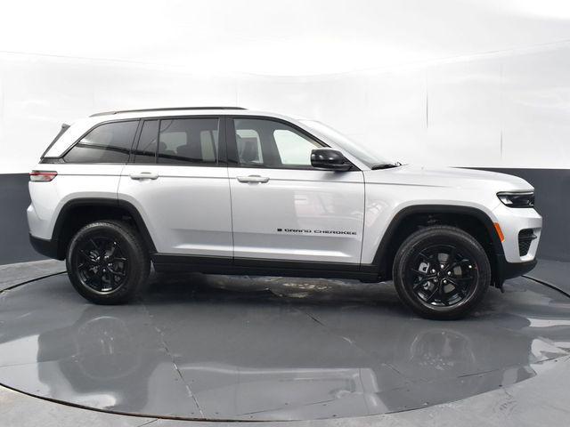 new 2024 Jeep Grand Cherokee car, priced at $46,100