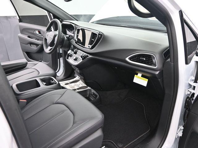 new 2025 Chrysler Voyager car, priced at $37,477