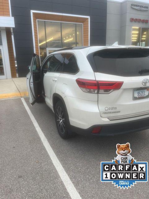 used 2018 Toyota Highlander car, priced at $19,999