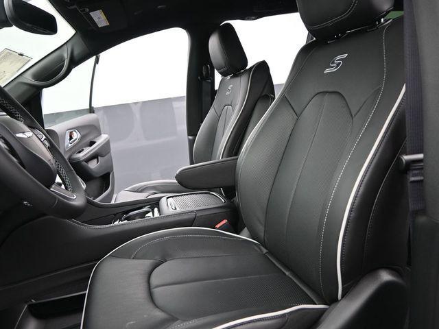 new 2026 Chrysler Pacifica car, priced at $52,446
