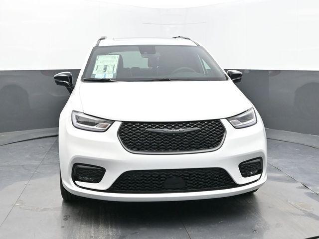 new 2026 Chrysler Pacifica car, priced at $52,446