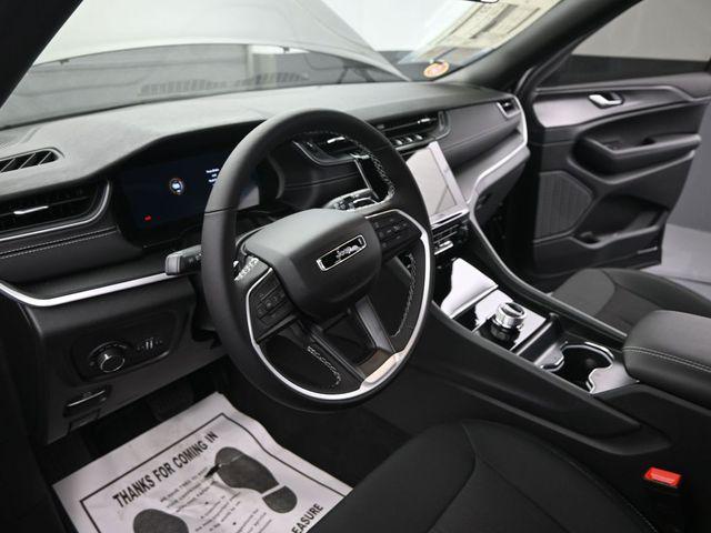 new 2025 Jeep Grand Cherokee car, priced at $41,178