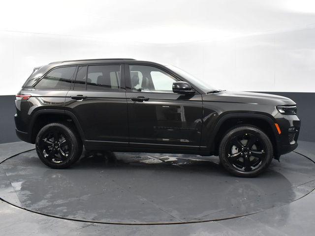 new 2024 Jeep Grand Cherokee car, priced at $43,020