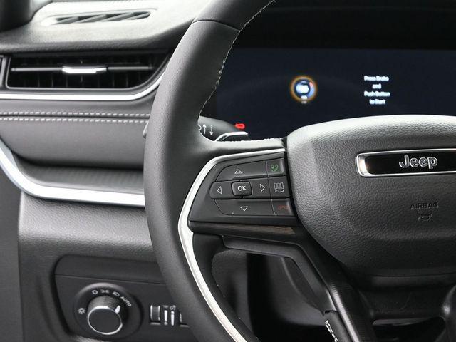 new 2025 Jeep Grand Cherokee car, priced at $43,015