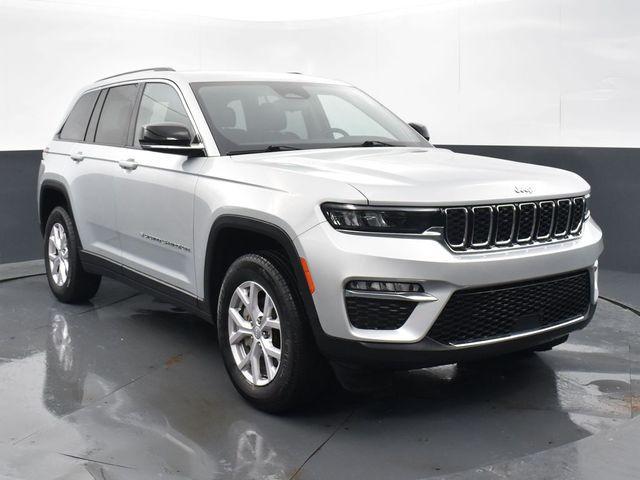 used 2022 Jeep Grand Cherokee car, priced at $40,488