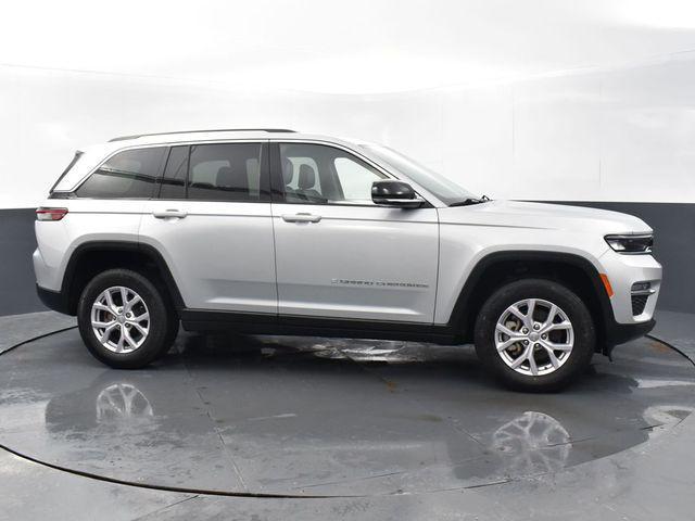 used 2022 Jeep Grand Cherokee car, priced at $40,488