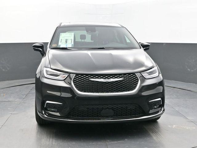 new 2026 Chrysler Pacifica car, priced at $55,410