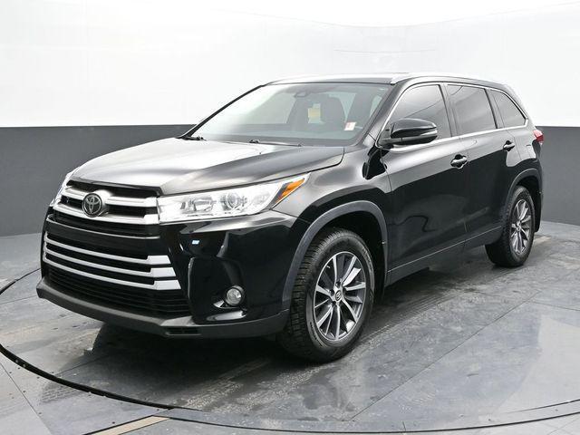 used 2019 Toyota Highlander car, priced at $26,456