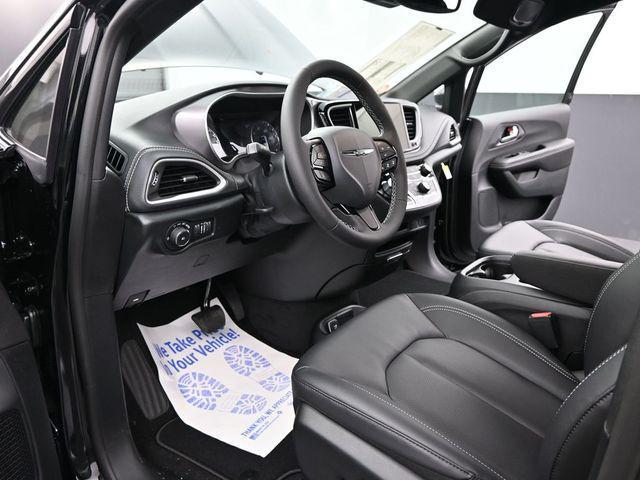 new 2026 Chrysler Pacifica car, priced at $48,933