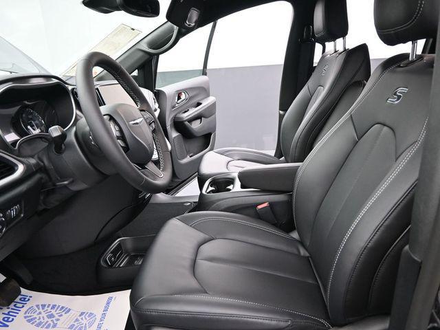 new 2026 Chrysler Pacifica car, priced at $48,933