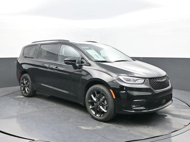 new 2026 Chrysler Pacifica car, priced at $48,933