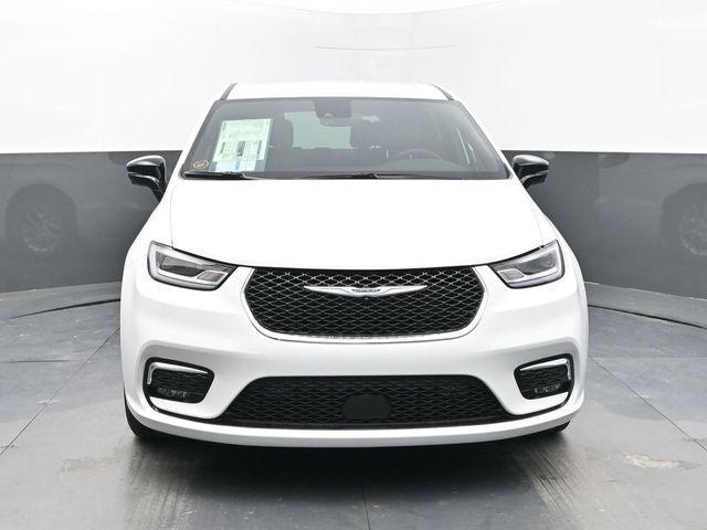 new 2026 Chrysler Pacifica car, priced at $45,341