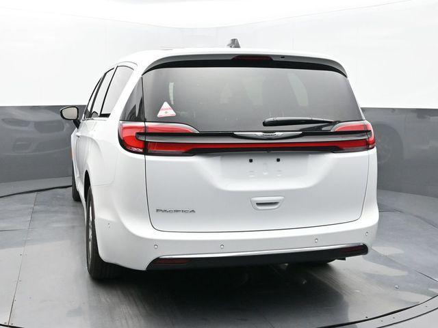 new 2025 Chrysler Pacifica car, priced at $40,546