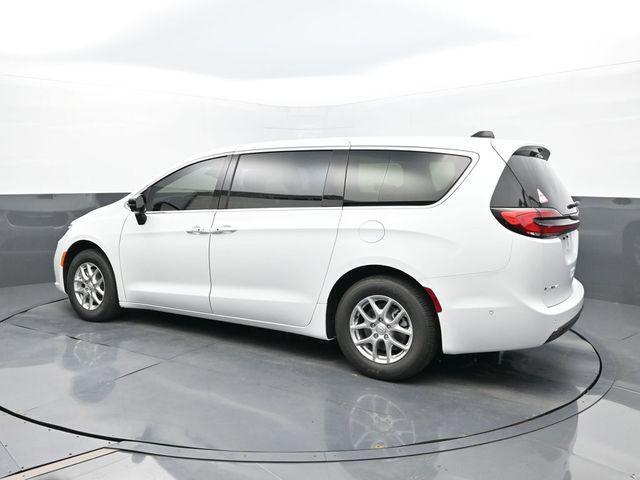new 2025 Chrysler Pacifica car, priced at $40,546